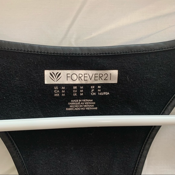 Black Sports Bra Forever 21 Athleisure Crop Top - Picture 7 of 7